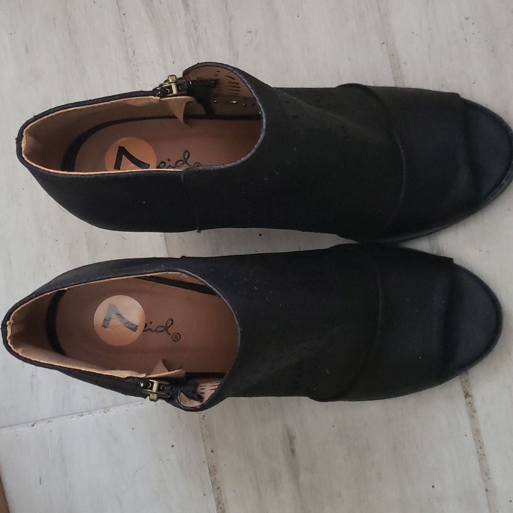 NWOT Qupid Peek Toe Booties
